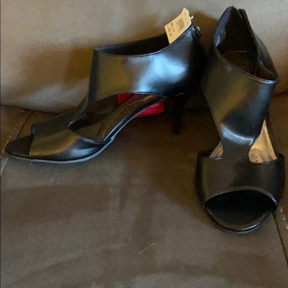 Dex comfort heels